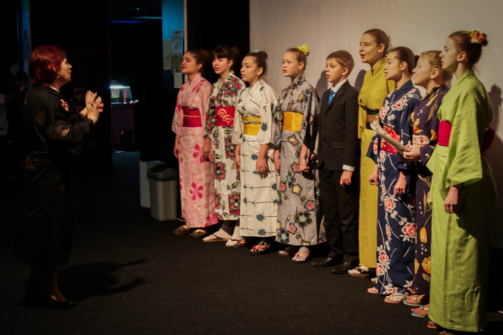 Японские песни детского ансамбля.